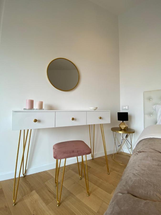 Barium Suite - Elegante Appartamento In Centro 外观 照片